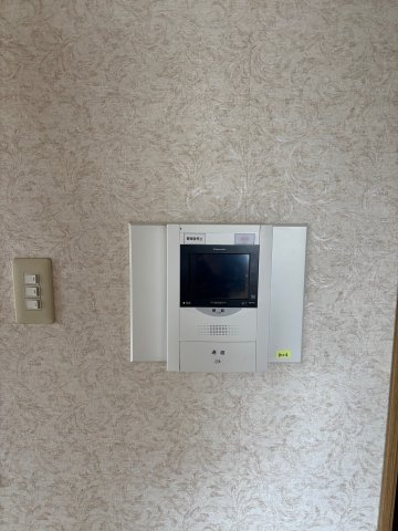 シャトレ愛松稲沢Ⅴの防犯設備|モニター付インターホン