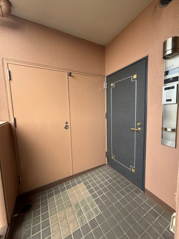 シャトレ愛松稲沢Ⅴの玄関