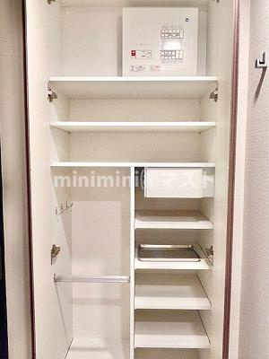 コンフォリア・リヴ本町WESTQのエントランス