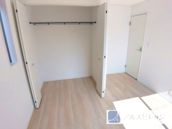 新築/新座市片山２丁目の玄関