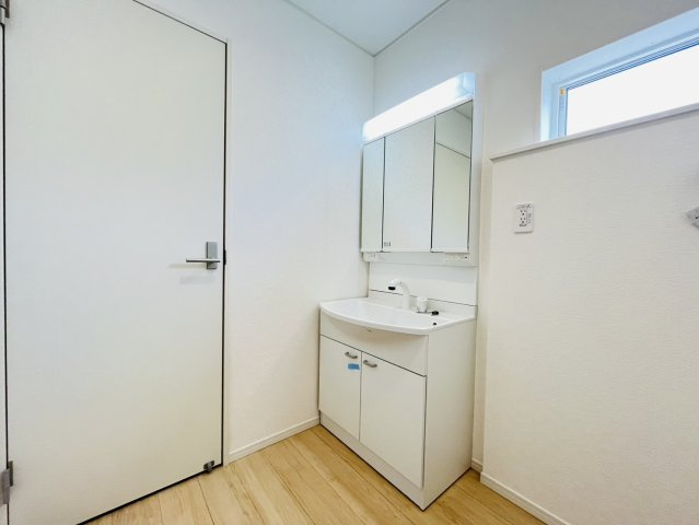 大府市神田町三丁目347番の一部『仲介手数料無料』新築戸建ての独立洗面台