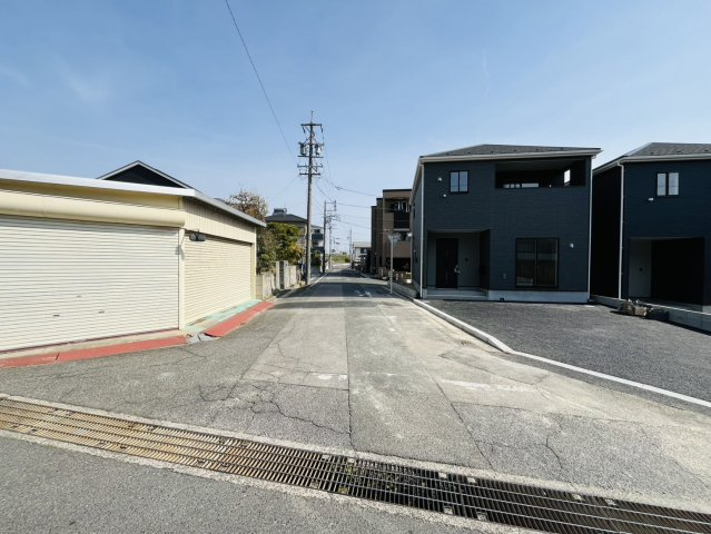 大府市神田町三丁目347番の一部『仲介手数料無料』新築戸建ての前面道路含む現地写真