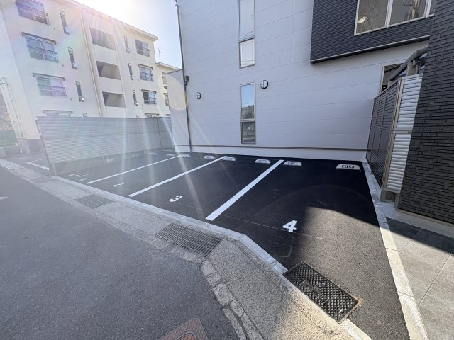 MAKANI長岡京の駐車場