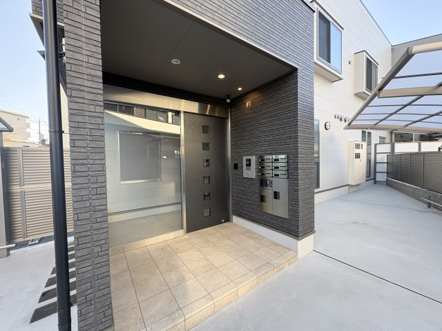 MAKANI長岡京のエントランス