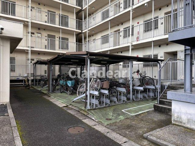 ルネ町屋の駐輪場|ドキドキの新生活も、安心してスタート。ぴったりの住まいを見つけませんか？クランディアが一緒に住まい選びをサポートします‼　まずは、お気軽にお問合せください　＃クランディア