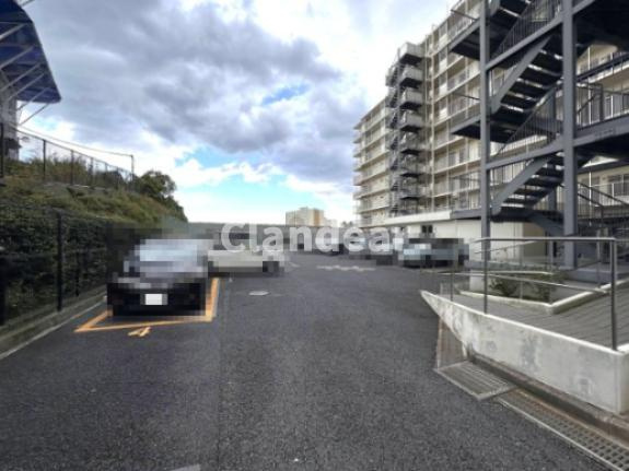 ルネ町屋の駐車場|ドキドキの新生活も、安心してスタート。ぴったりの住まいを見つけませんか？クランディアが一緒に住まい選びをサポートします‼　まずは、お気軽にお問合せください　＃クランディア