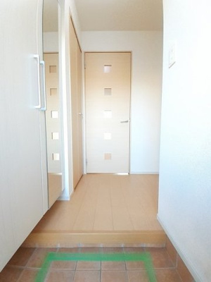 【玄関】 | メルヘン・シュロスＡ | きれいな玄関です
