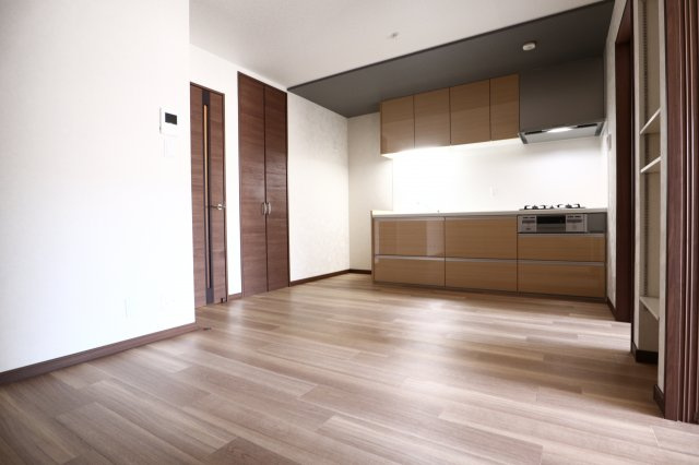 Riso＋miraieジェームス山EASTの居間・リビング