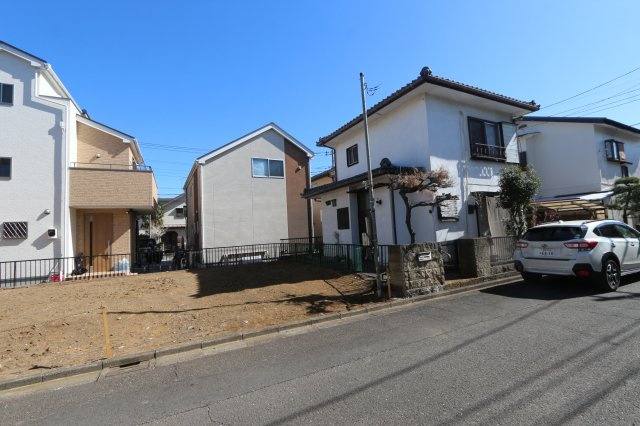 小平市小川町1丁目の外観|いなげや・西友など徒歩10分圏内、お買い物便利です。