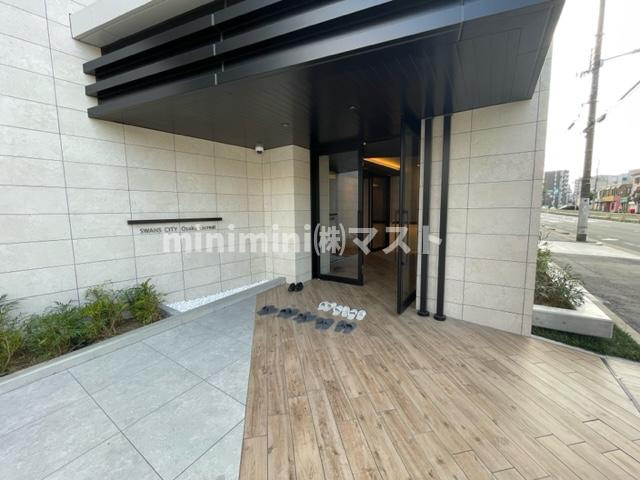 スワンズシティ大阪エスクレアのエントランス