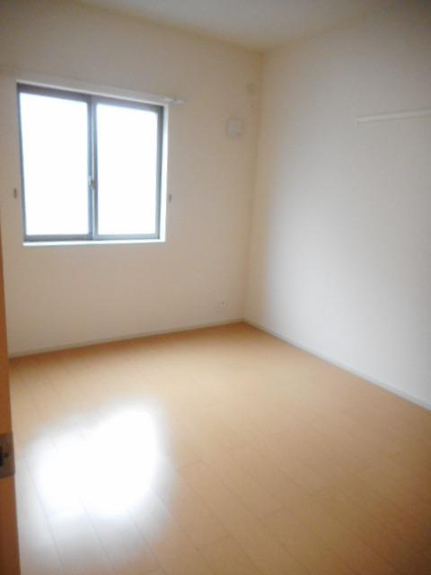 ブリリアントガーデンアゼリアＢの居間・リビング| 同タイプ類似間取り