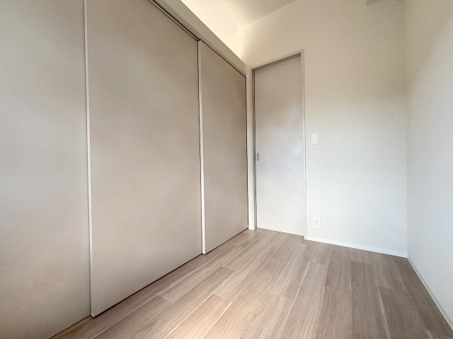 アーバングランデ新大阪の洋室