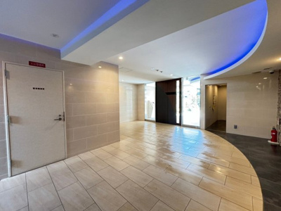 【エントランス】 | セレニテ三国プリエ