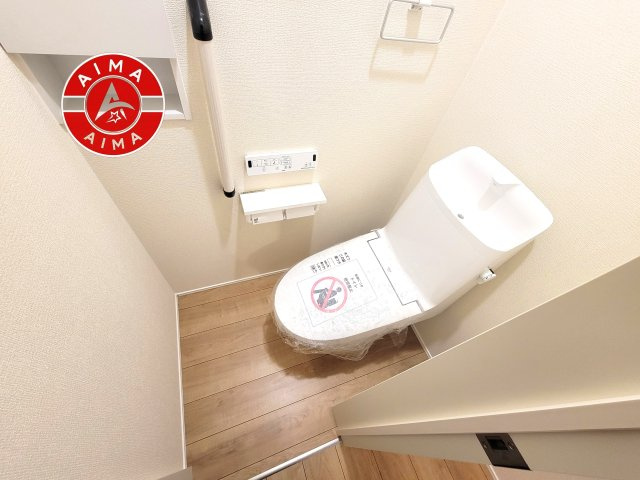 糟屋郡宇美町四王寺坂2丁目第1-1棟（1号棟）のトイレ|温水洗浄便座を完備しております。2ヶ所にトイレがあるのは朝の慌ただしい時間も安心です。
