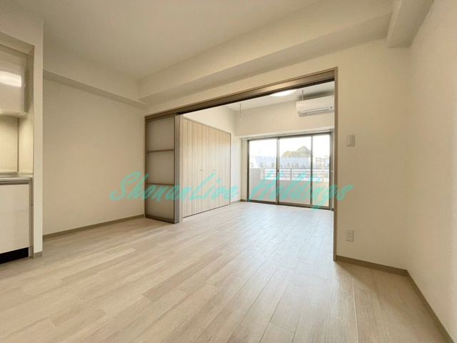 横浜市戸塚区矢部町の賃貸マンションの居間・リビング