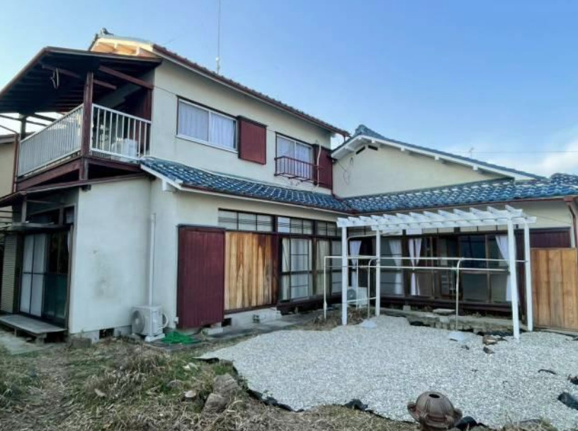 大津市富士見台の住宅付店舗戸建の外観