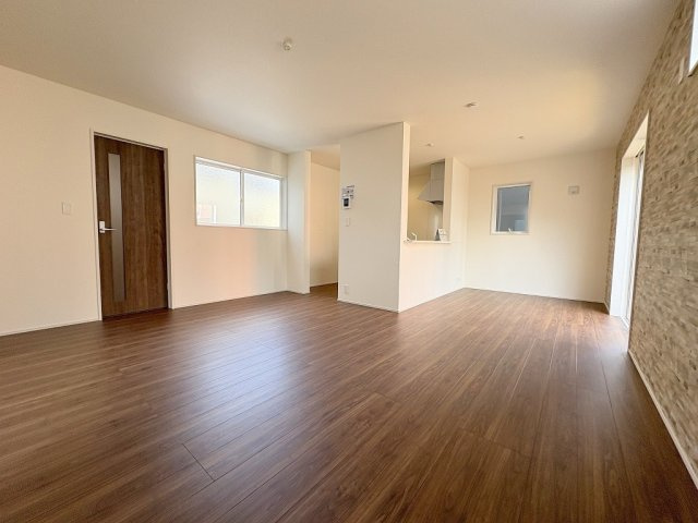 三郷市彦糸1丁目　新築戸建　全6棟　3号棟の居間・リビング|同施工会社の参考写真になります。