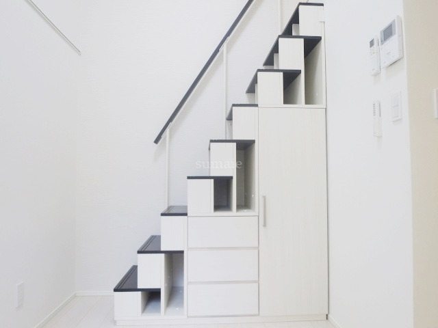 MIURAーⅢの内装|ロフトへの階段がオシャレです！