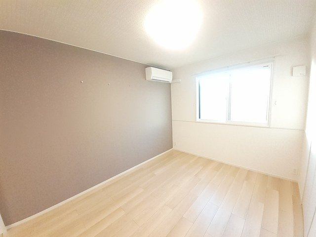 カーサ・イリーデⅡの洋室|個人の部屋や寝室として使える洋室です