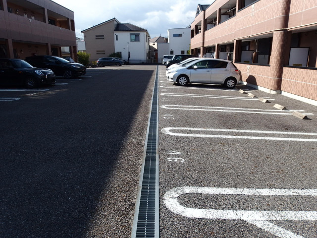アーバンコートＴ．Ａの駐車場