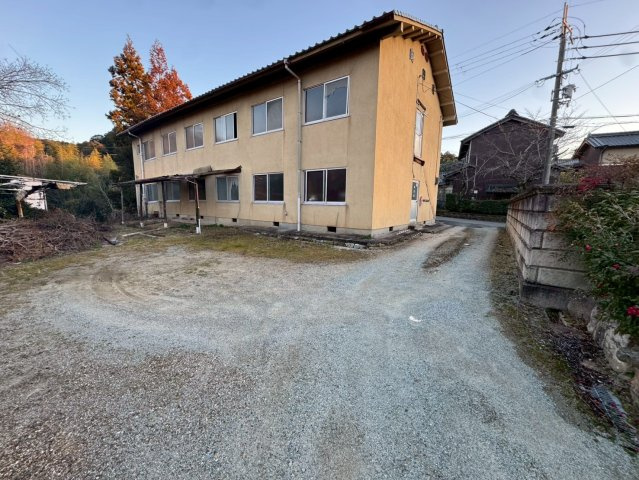 奈良県天理市　一棟アパートの駐車場