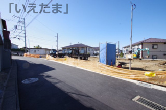 【前面道路含む現地写真】