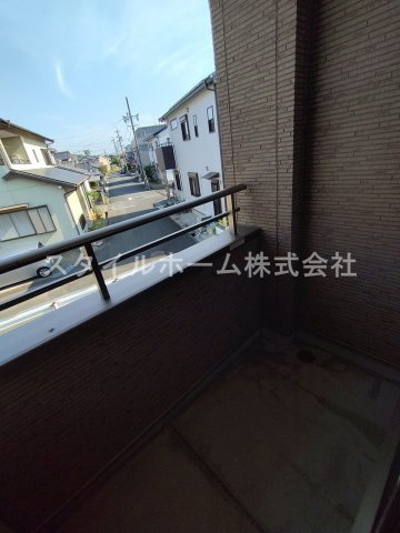 松東０１７のバルコニー|別部屋写真です。