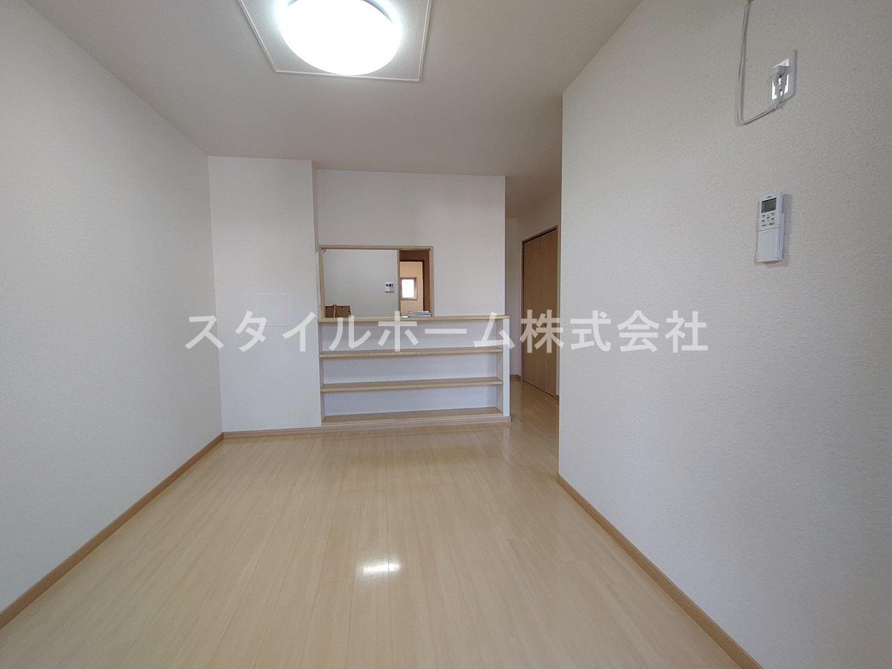 松東０１７の居間・リビング|別部屋写真です。