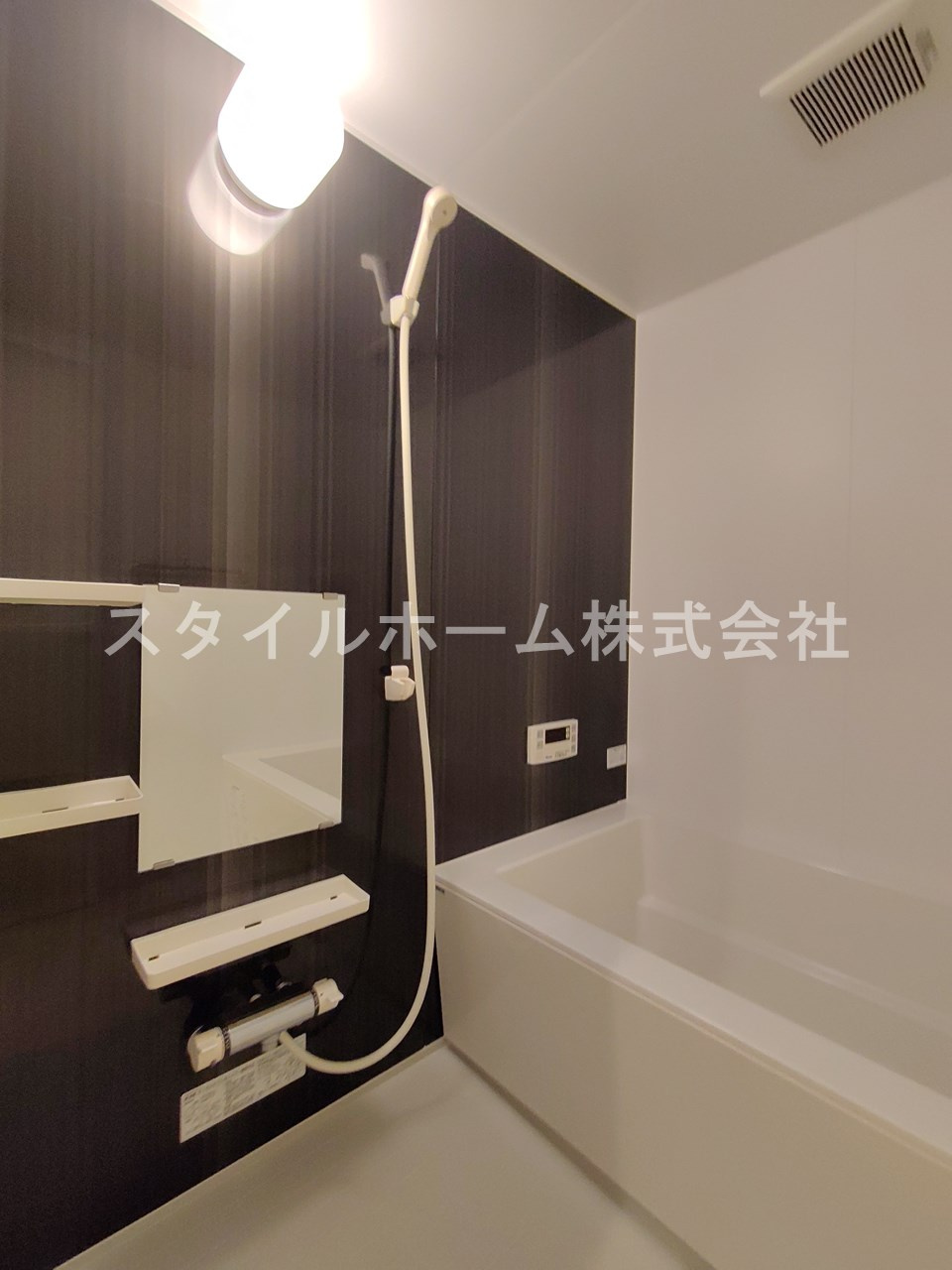 松東０１７の浴室|別部屋写真です。