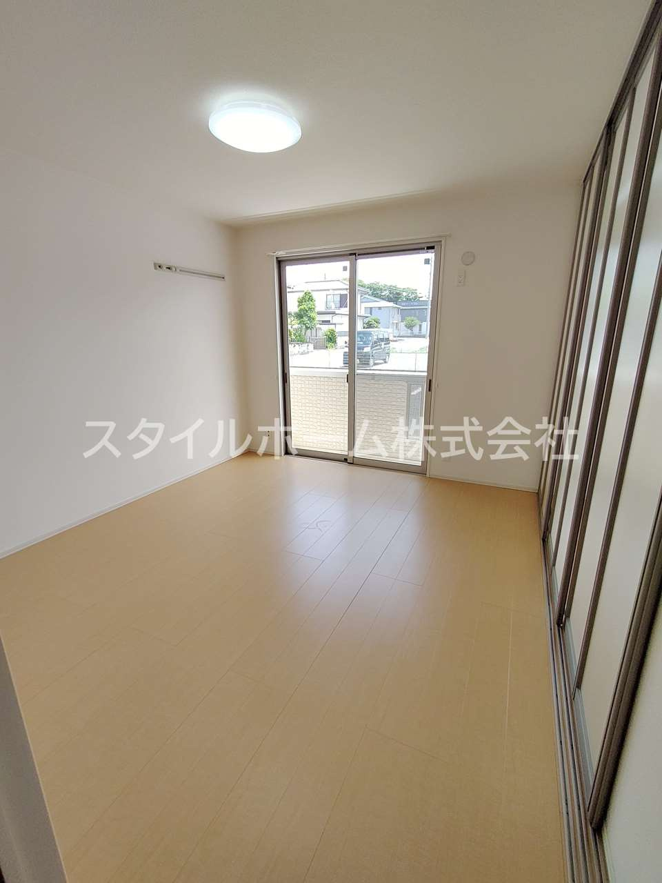 レジデンス芦原B棟の居間・リビング|別部屋写真です。