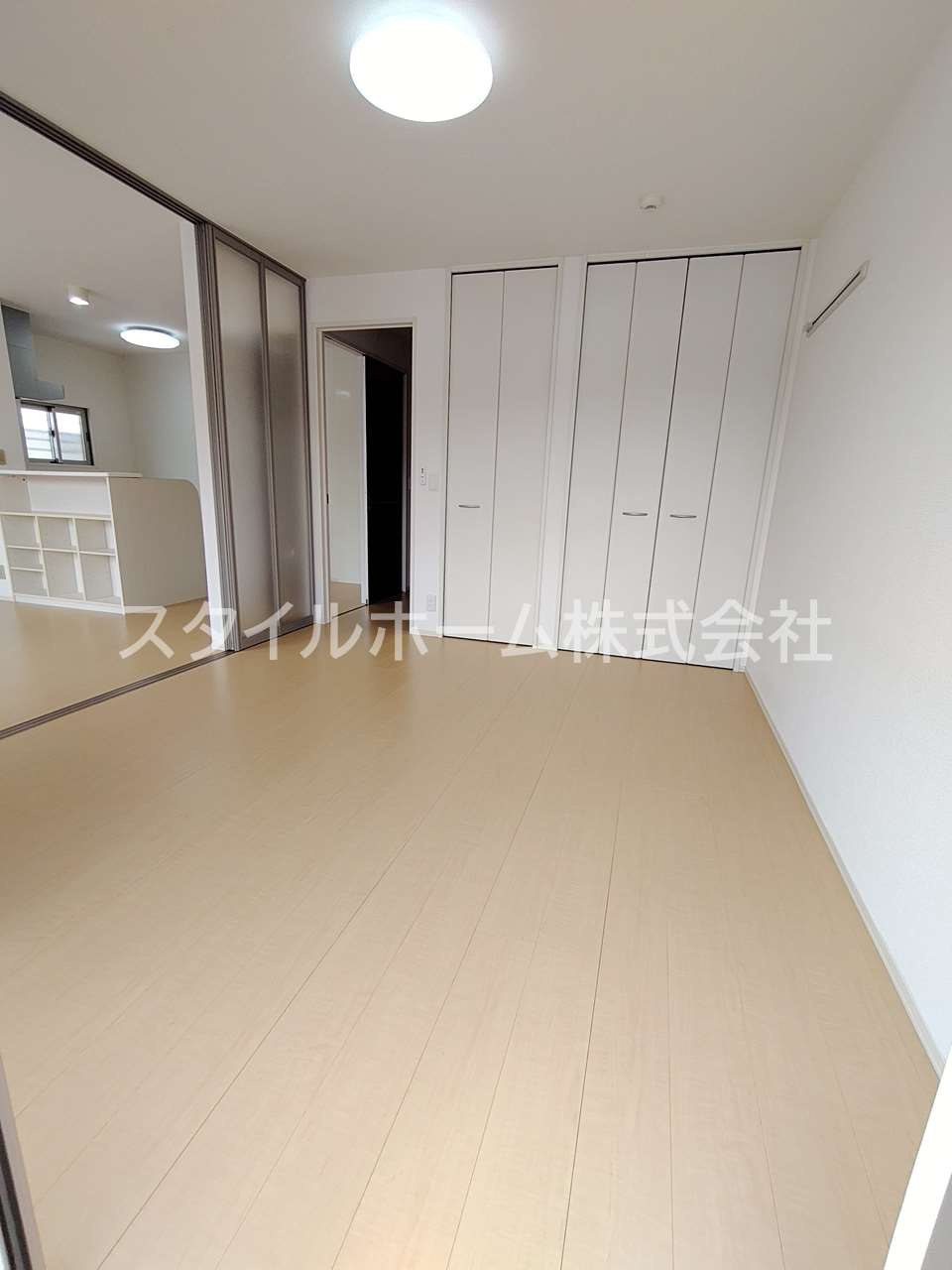 レジデンス芦原B棟の居間・リビング|別部屋写真です。