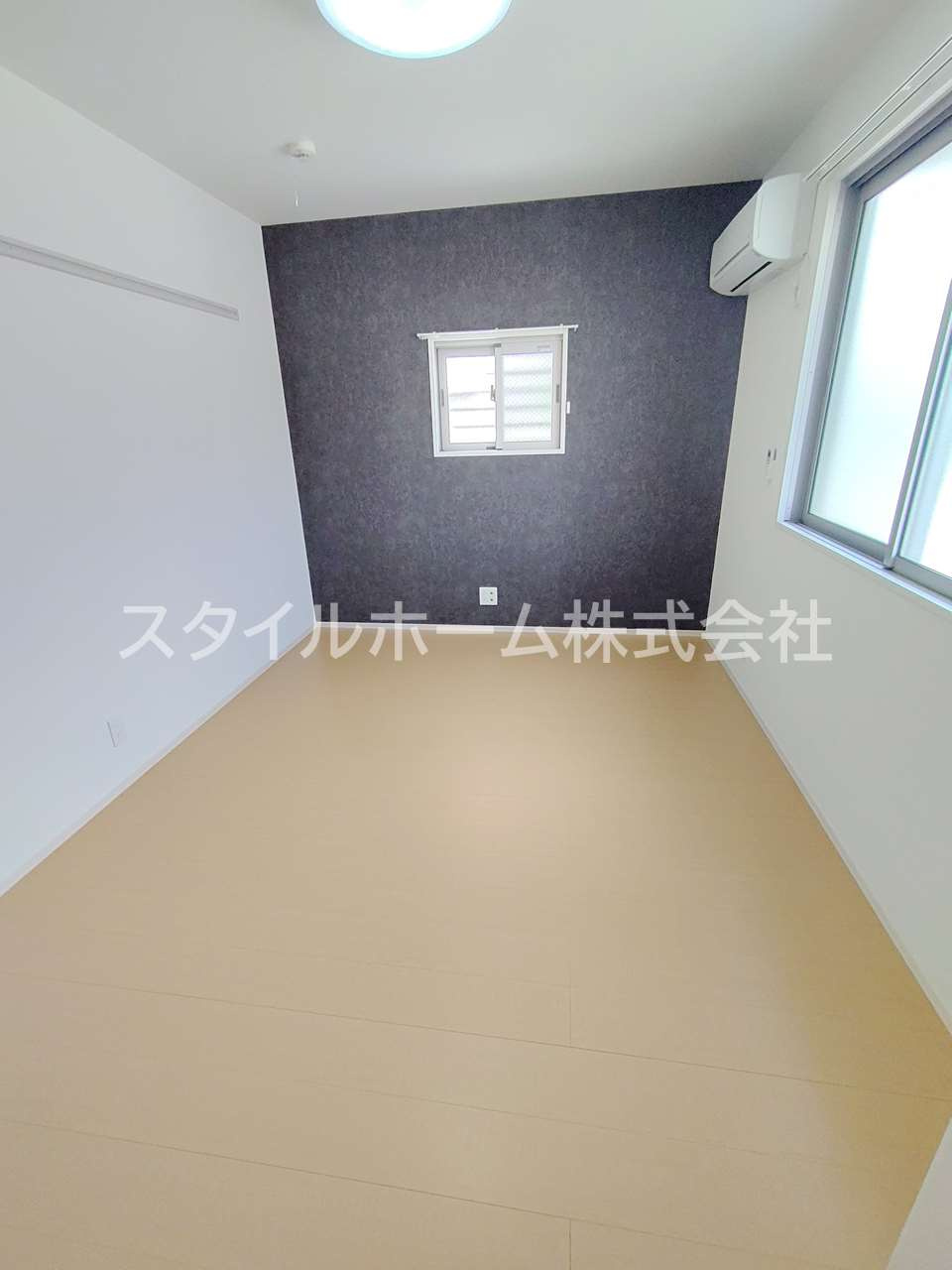 レジデンス芦原B棟の居間・リビング|別部屋写真です。