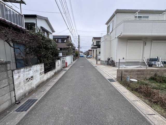 松戸市西馬橋３丁目新築戸建【馬橋小学校：10分】の前面道路含む現地写真|西側前面道路