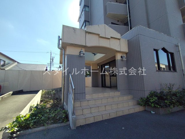 ビオス菰口のエントランス