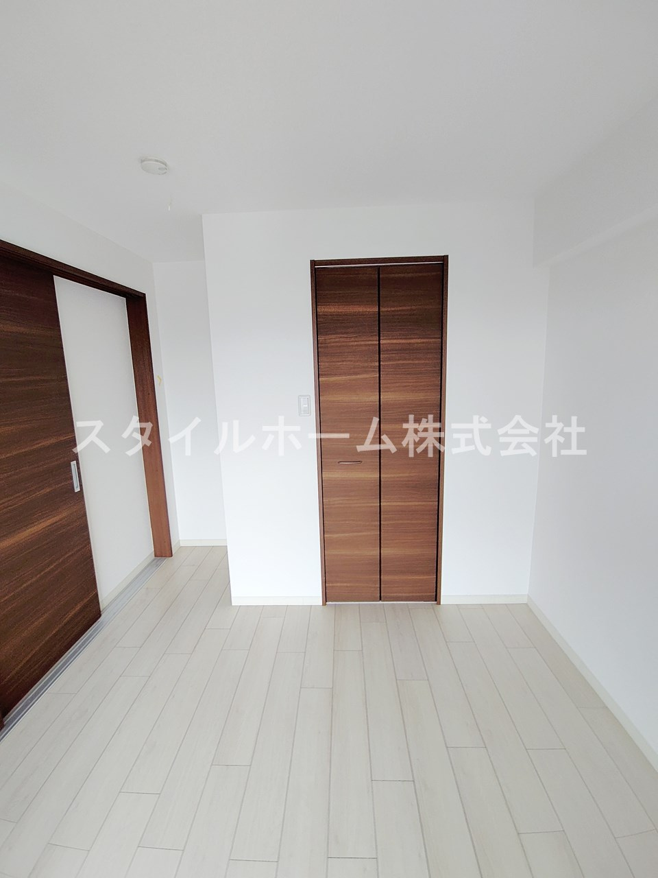 大羽マンションの洋室|別部屋写真です。