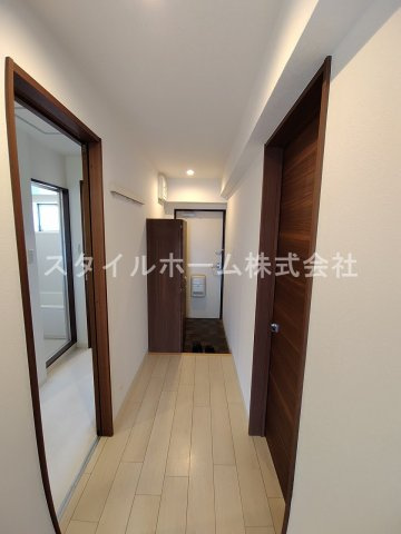 大羽マンションの玄関|別部屋写真です。