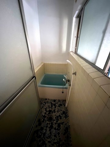 大江アパートの浴室