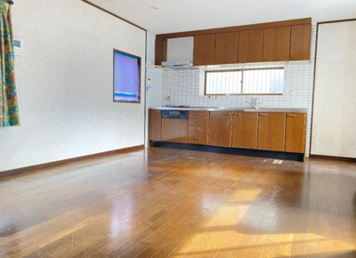 【居間・リビング】 | 桃山台６丁目　中古戸建