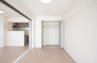 【洋室】 | ソルシェ武蔵浦和