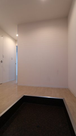 かぎ屋ビルの玄関