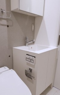 Fullea若松河田の洗面所