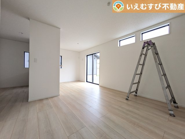 Cradle garden　太田市新田木崎町第10の居間・リビング|ご家族みんながゆったりくつろげるリビング
ゆとりの空間でくつろいだり遊んだり、家族の時間が楽しみですね♪