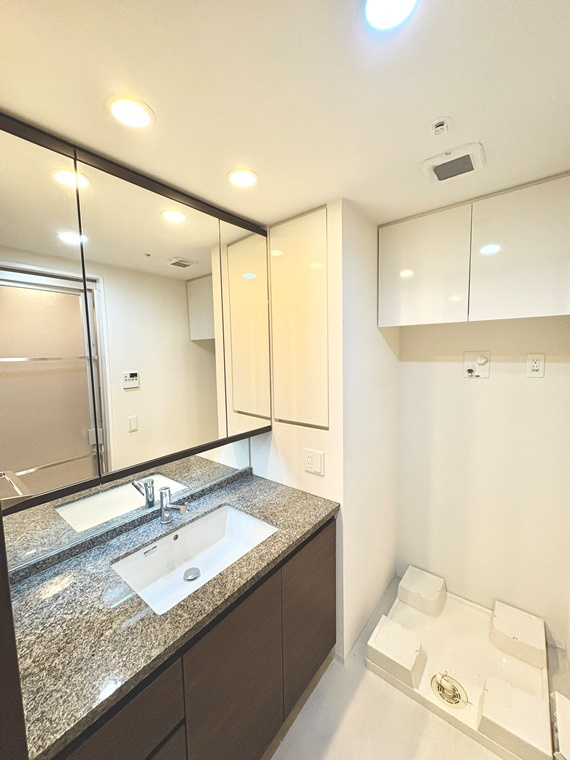 プラウドタワー名古屋栄の洗面所