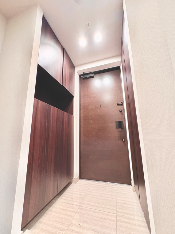 プラウドタワー名古屋栄の玄関