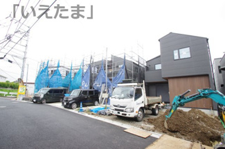 【前面道路含む現地写真】 | 令和８年６月１５日撮影　建築中