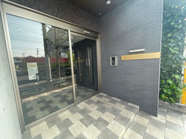 グレース弥富通のエントランス