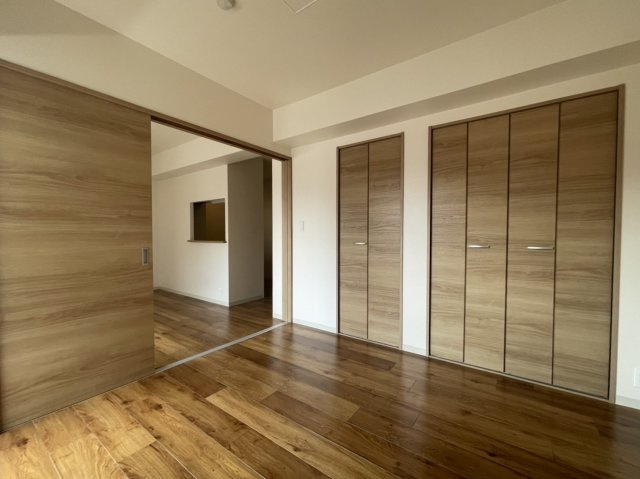 グレース弥富通の洋室