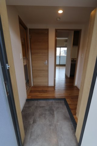 グレース弥富通の玄関