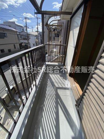 花園東町1丁目中古戸建のバルコニー|2面にバルコニーがあります！