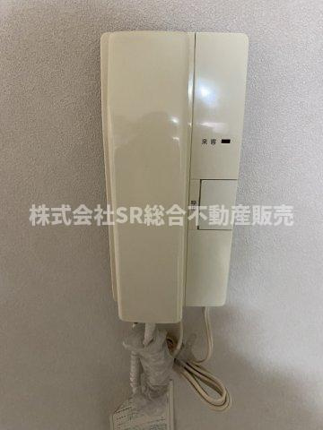 花園東町1丁目中古戸建の防犯設備|モニター付きインターホンに交換のご希望があればご相談ください！